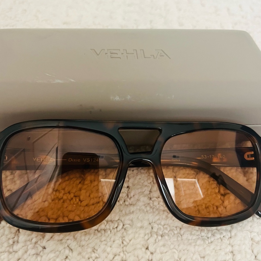 VEHLA Tortoiseshell Brown Lens Aviator Sunglasses